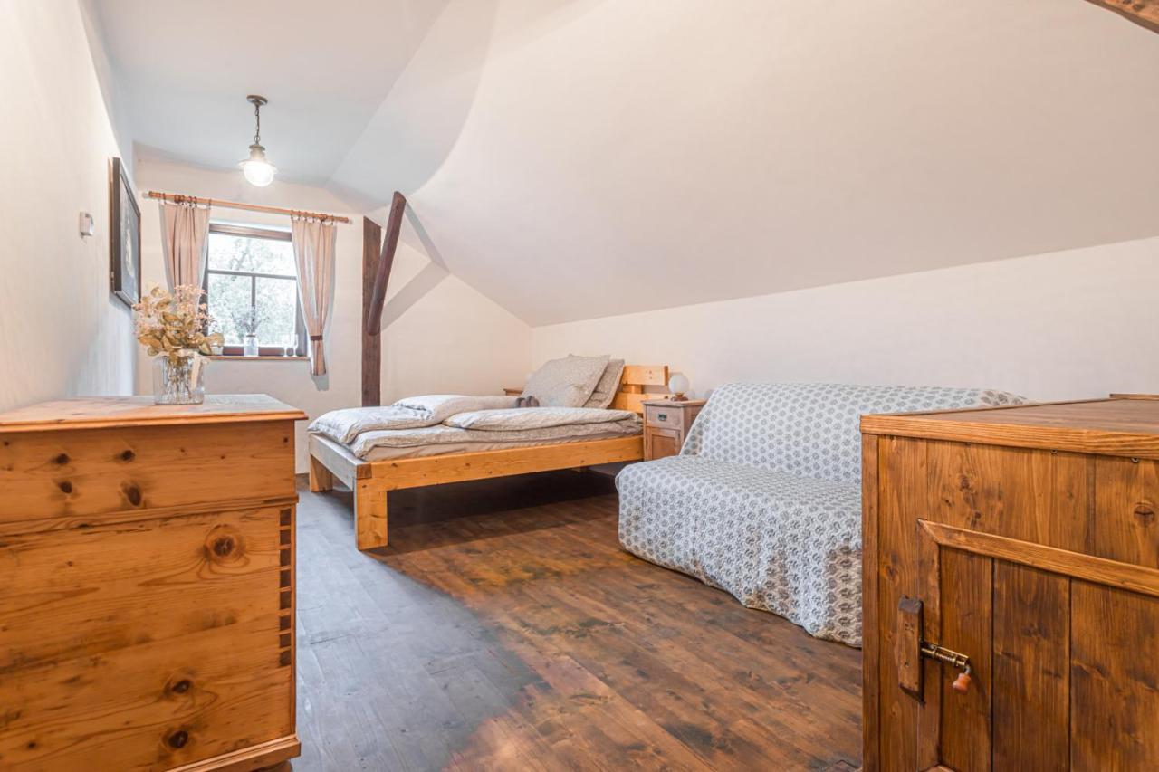 Buskovsky Mlyn 1580 Otel Dolní Bousov Dış mekan fotoğraf