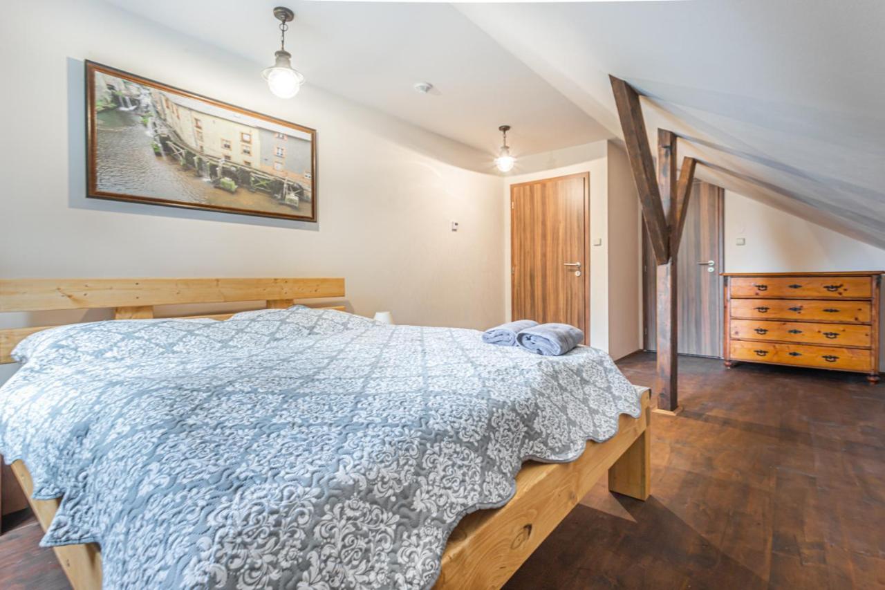 Buskovsky Mlyn 1580 Otel Dolní Bousov Dış mekan fotoğraf