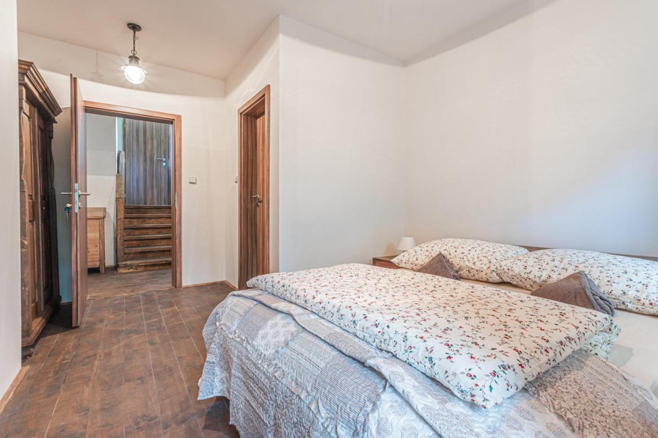 Buskovsky Mlyn 1580 Otel Dolní Bousov Dış mekan fotoğraf