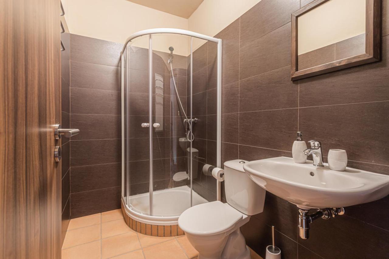 Buskovsky Mlyn 1580 Otel Dolní Bousov Dış mekan fotoğraf