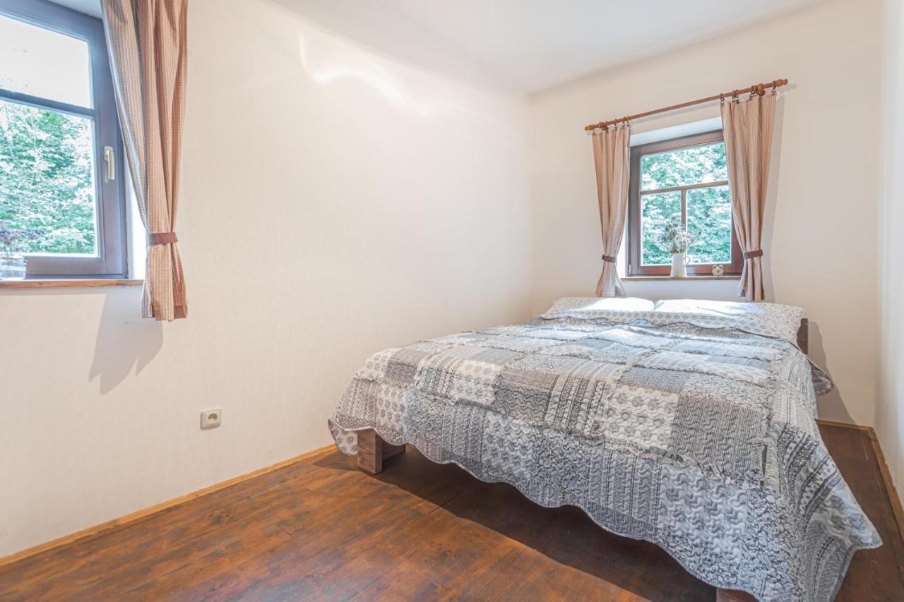 Buskovsky Mlyn 1580 Otel Dolní Bousov Oda fotoğraf