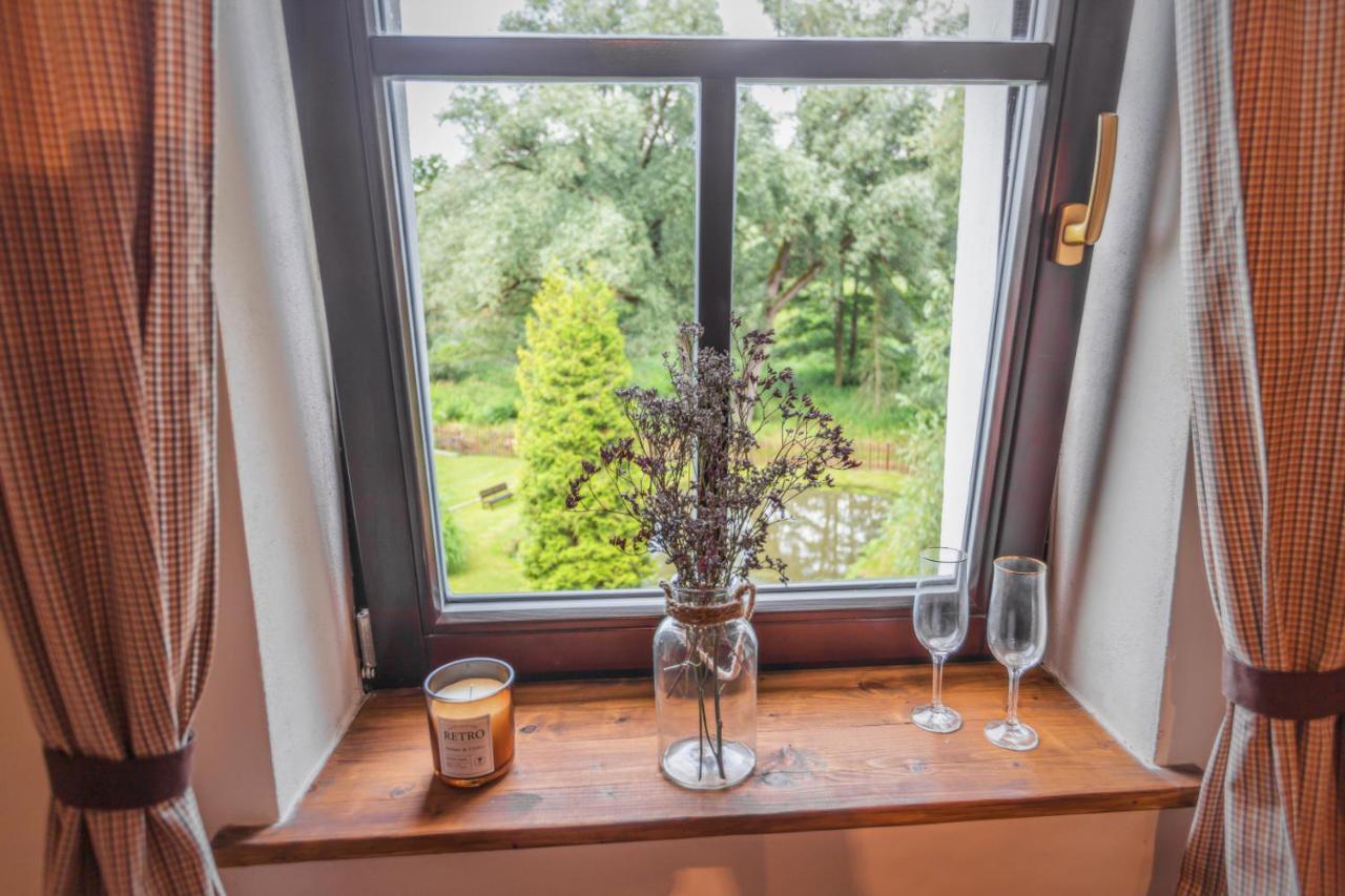 Buskovsky Mlyn 1580 Otel Dolní Bousov Dış mekan fotoğraf