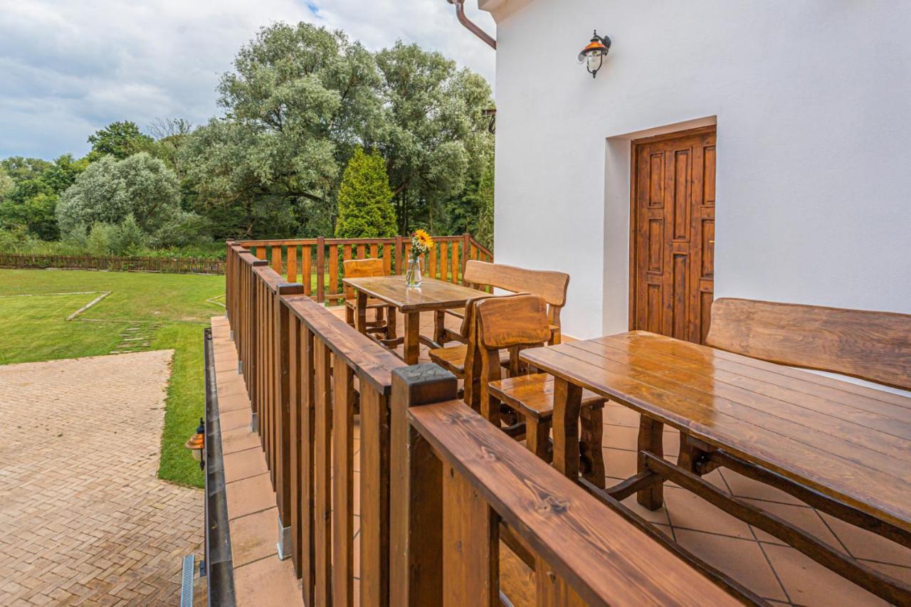 Buskovsky Mlyn 1580 Otel Dolní Bousov Dış mekan fotoğraf