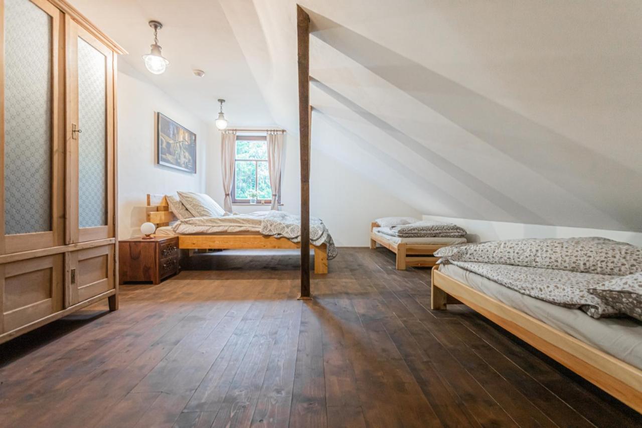 Buskovsky Mlyn 1580 Otel Dolní Bousov Dış mekan fotoğraf
